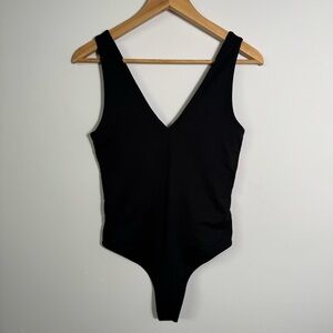 Vuori Halo Black V-Neck Bodysuit